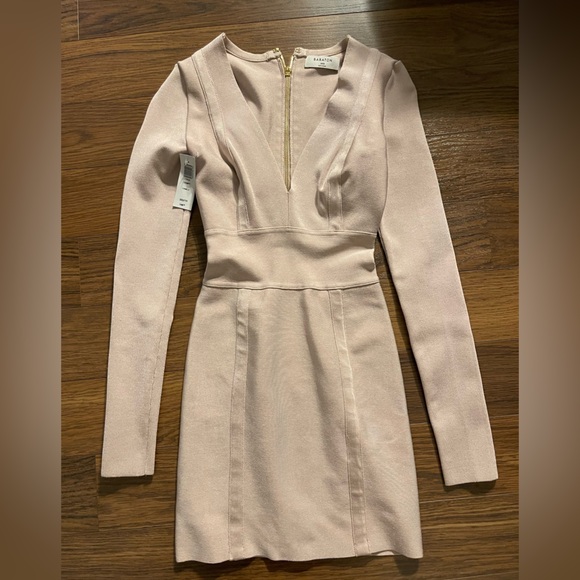 Aritzia Dress ✨ - Picture 2 of 4